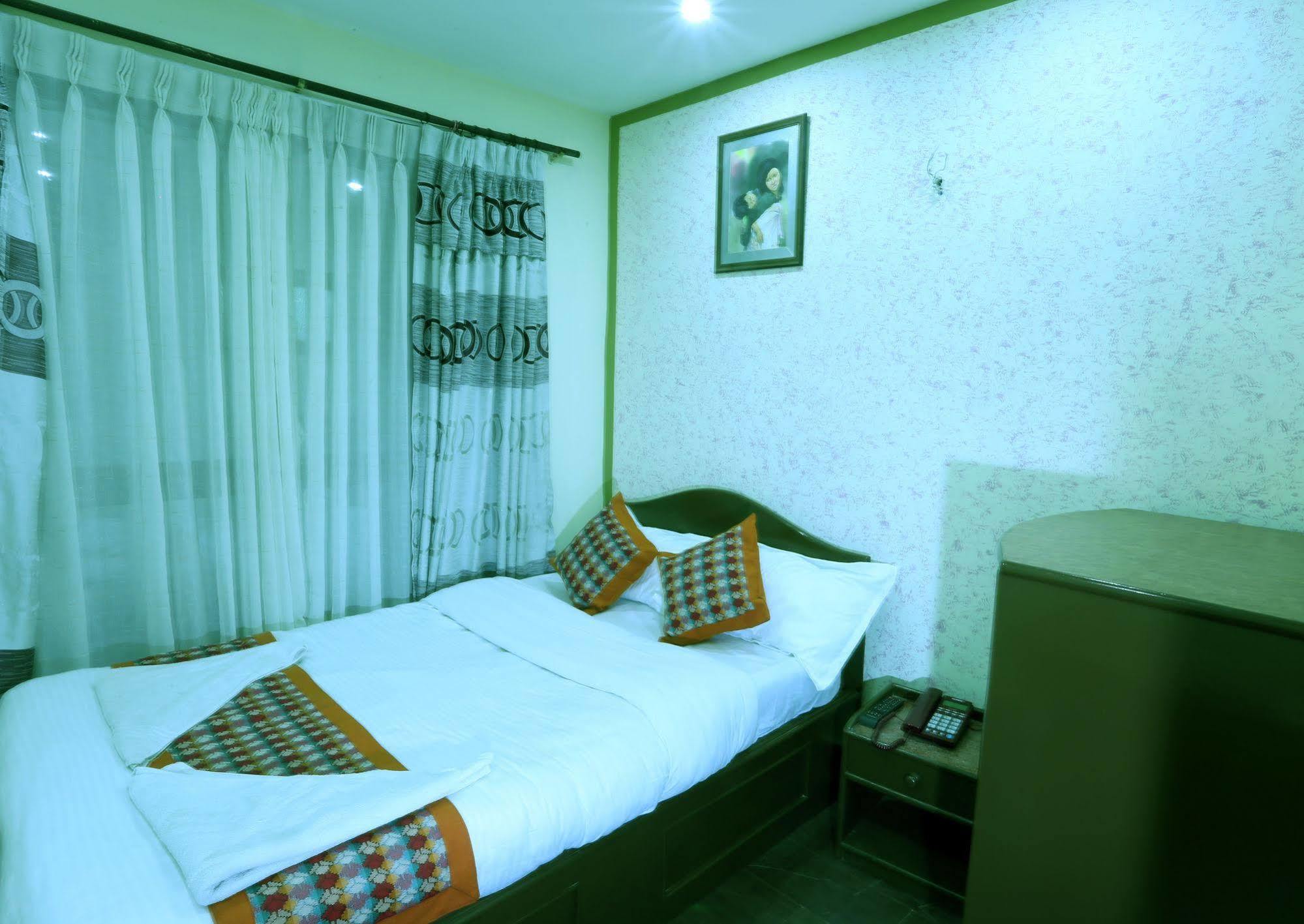 Oyo 153 Aster Hotel Nepal Catmandu Exterior foto