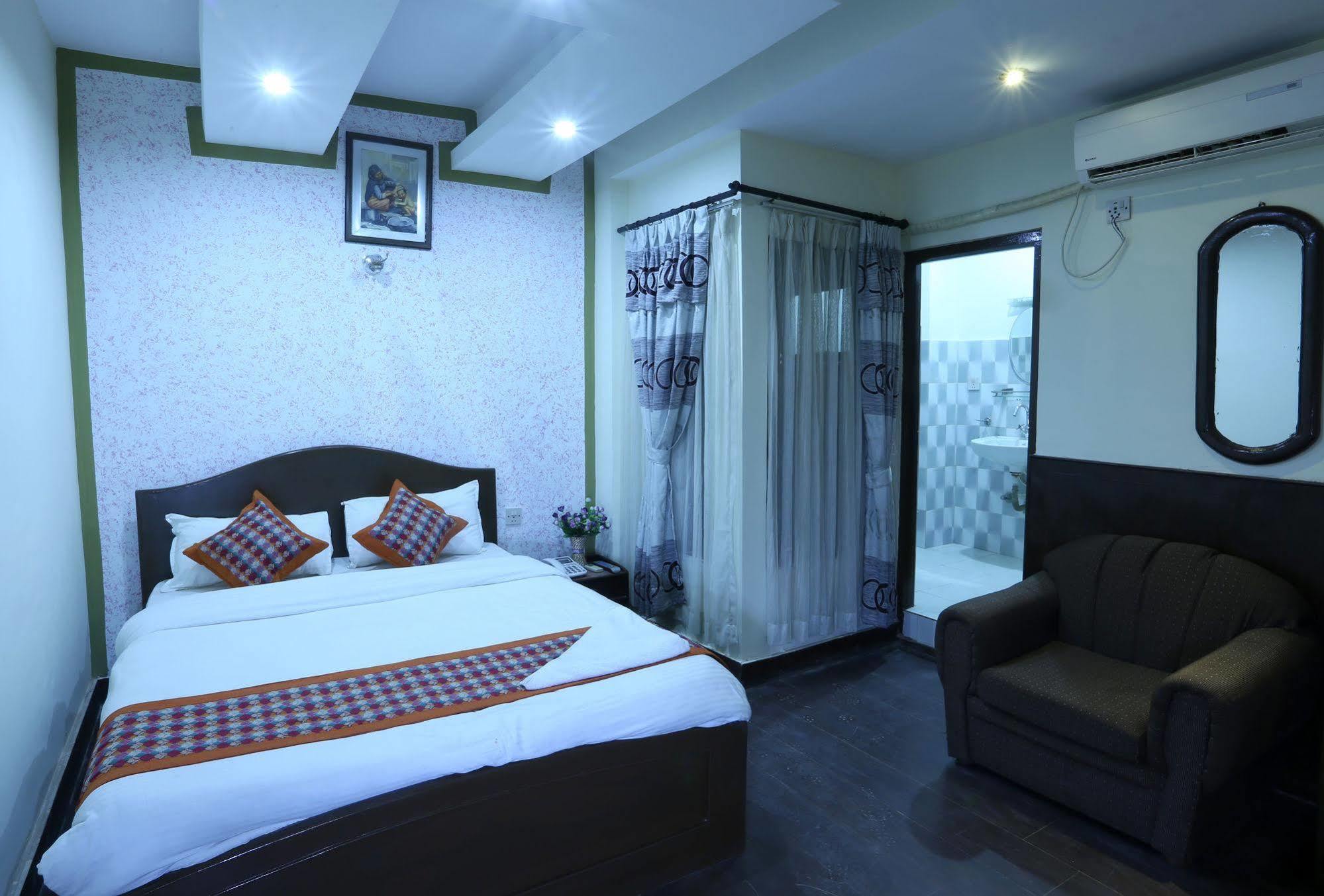 Oyo 153 Aster Hotel Nepal Catmandu Exterior foto